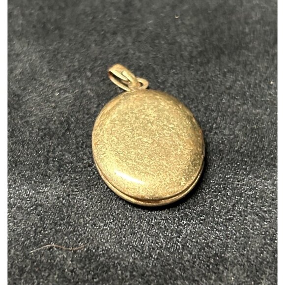 vintage 1960's oval locket with victorian design1” - Picture 4 of 5
